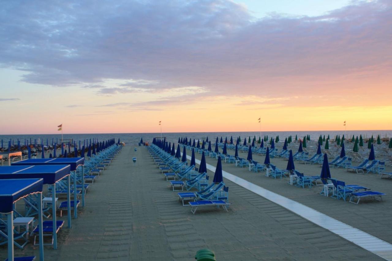VI Suites В'яреджо Екстер'єр фото