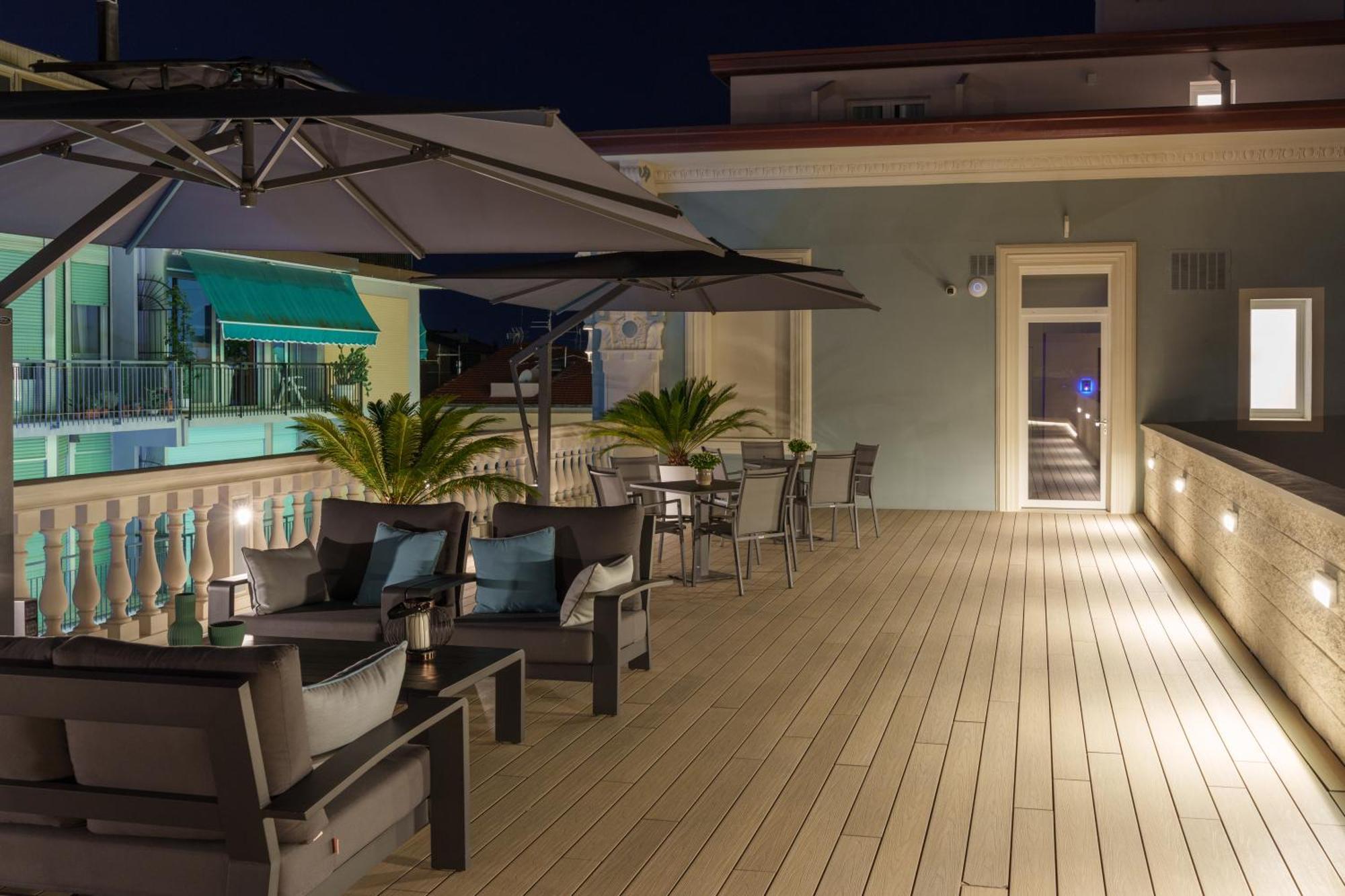 VI Suites В'яреджо Екстер'єр фото