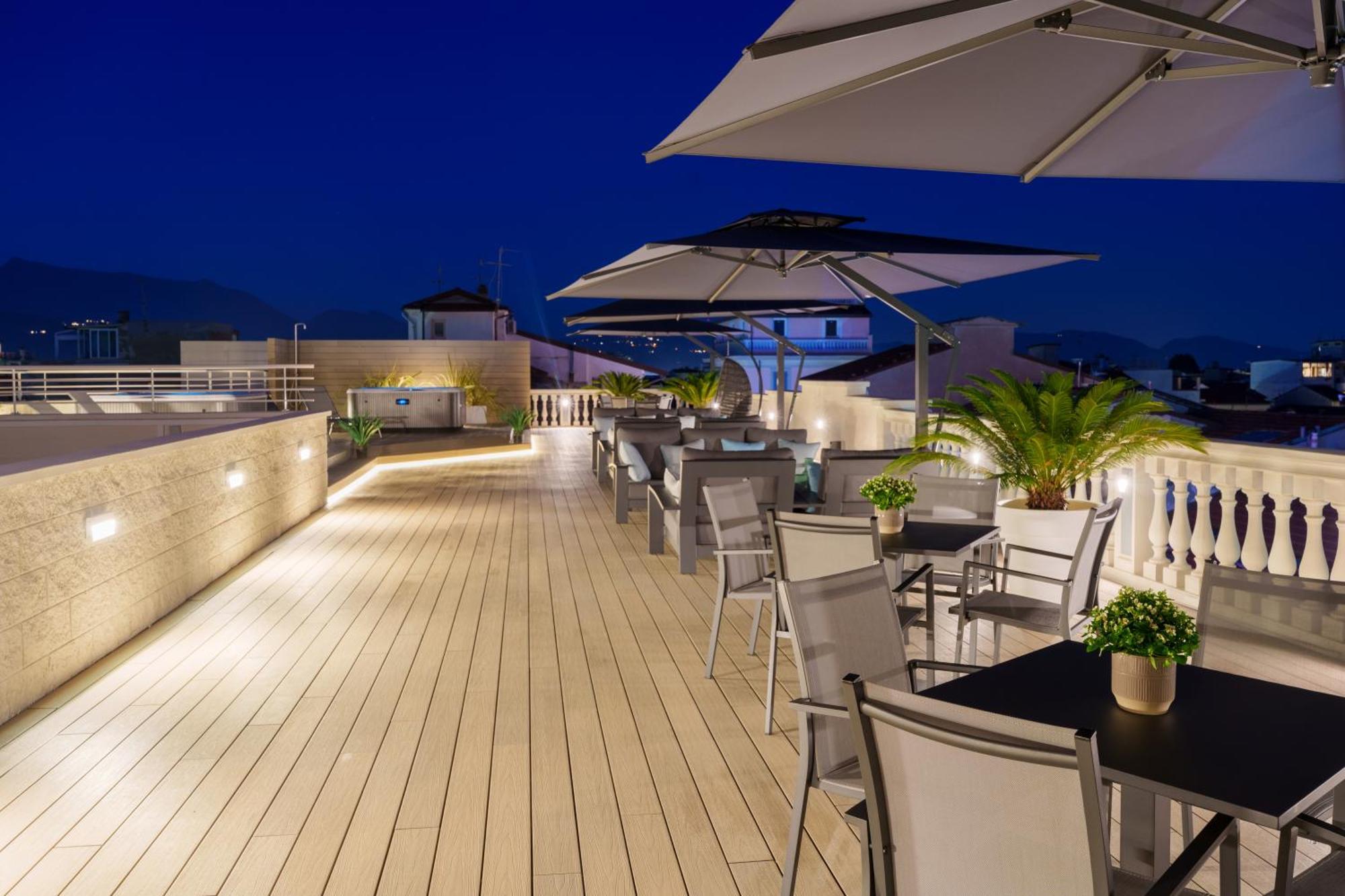 VI Suites В'яреджо Екстер'єр фото